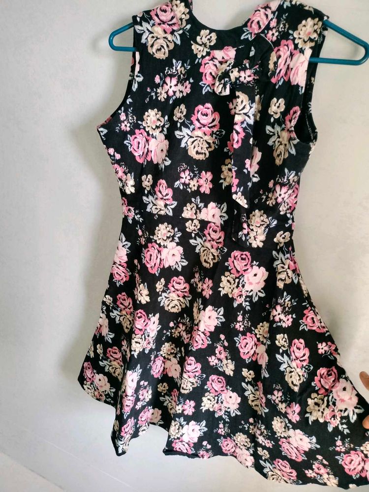 Chic Black Floral Print Sleeveless Dress