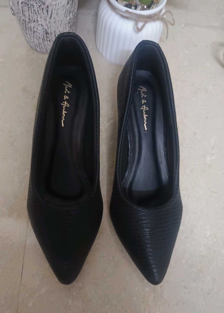 Classic Black Pointed Toe Heels