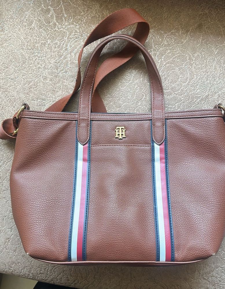 Smart Tommy Hilfiger Handbag