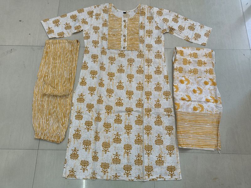 Women Cotton Kurti Pant Dupatta Combo Set