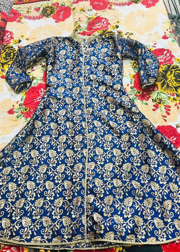 Elegant Blue Brocade Kurta Set