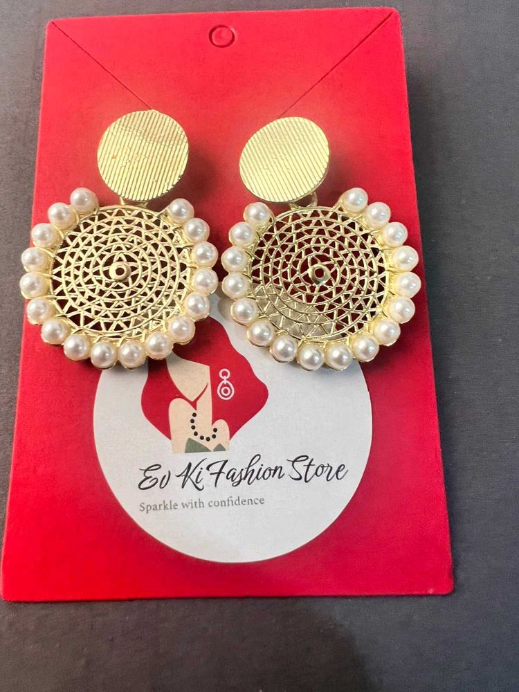 Elegant Gold Pearl Earrings
