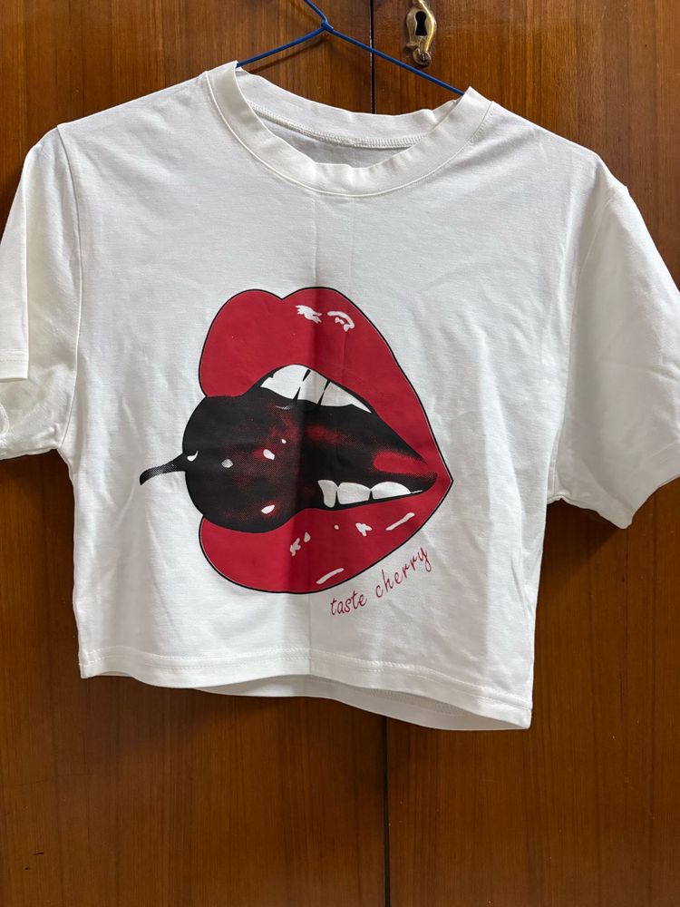 Graphic Crop T-Shirt