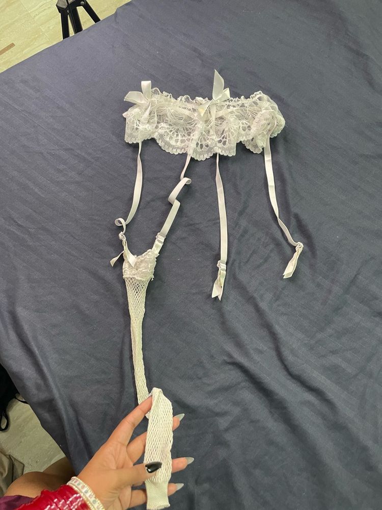 korean garter belt one stockinv style