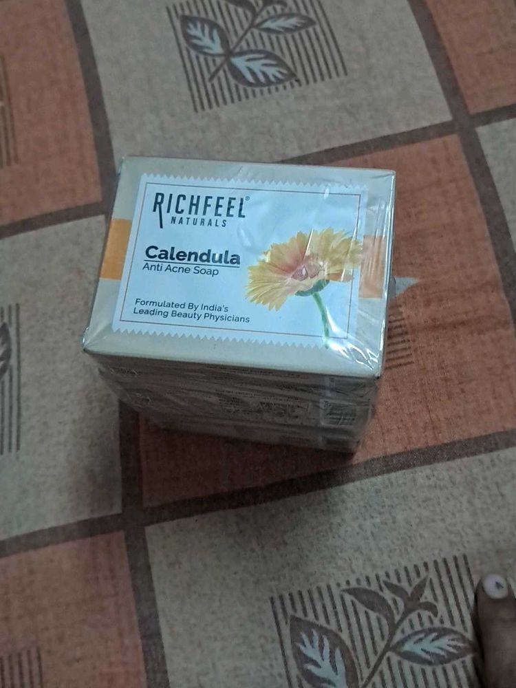 Richfeel Naturals Calendula Anti Acne Soap