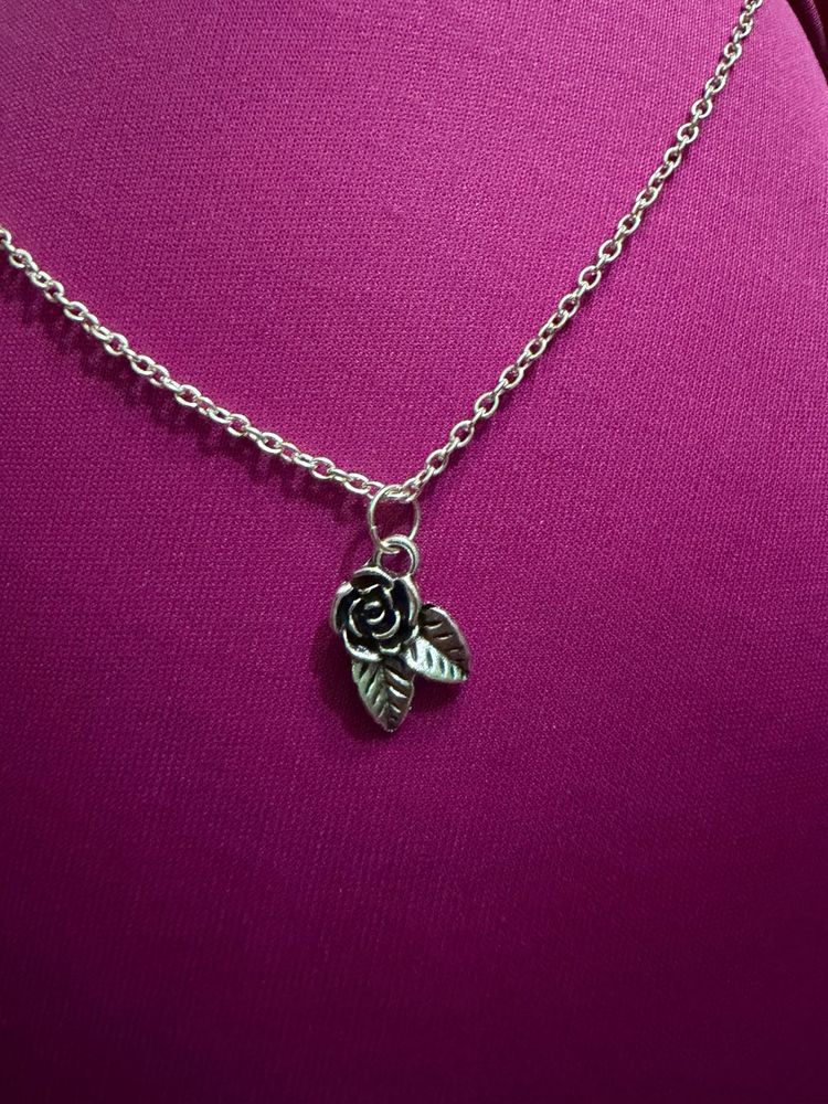 Silver Rose &amp; Leaf Pendant Necklace