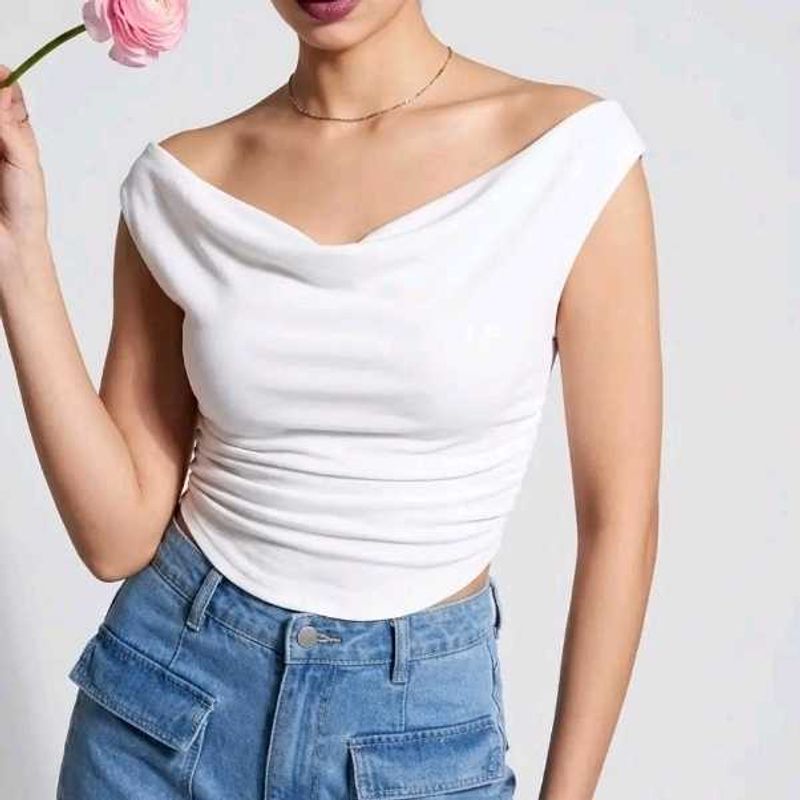 trendy white top🤍