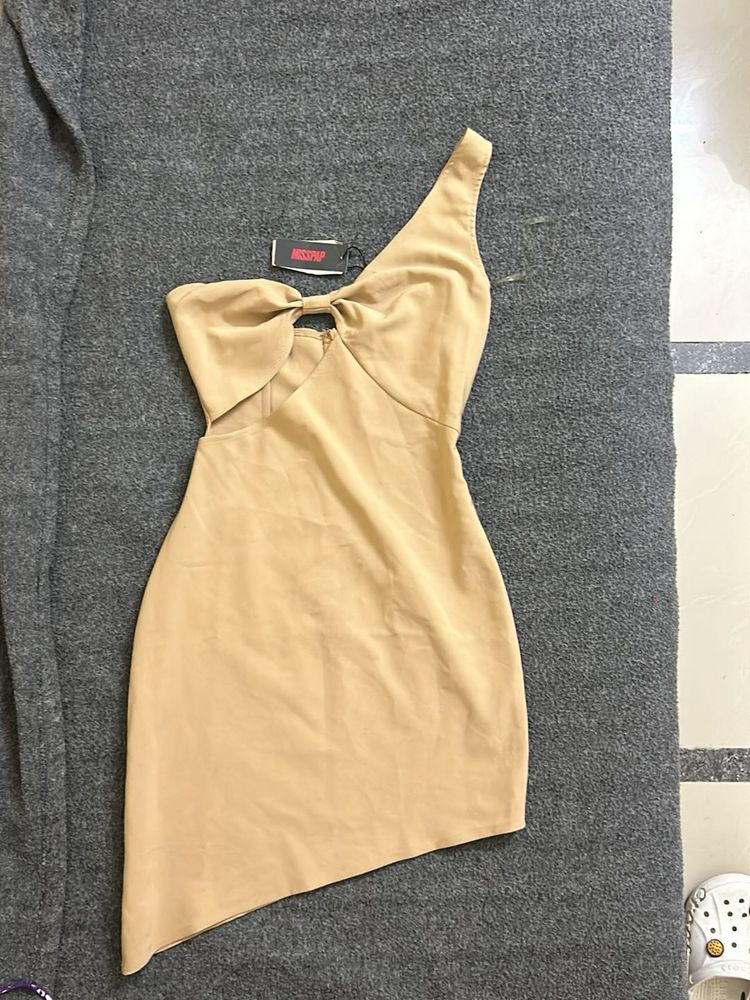 Chic One-Shoulder Cut-Out Dress