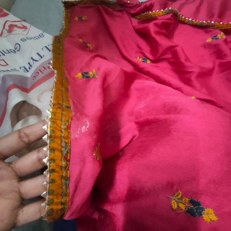 Red Duppata