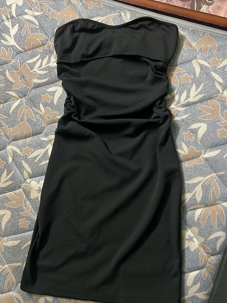 Chic Black Strapless Ruched Dress