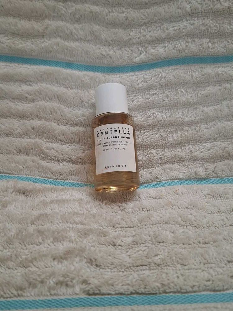 Centella Light Cleansing Oil