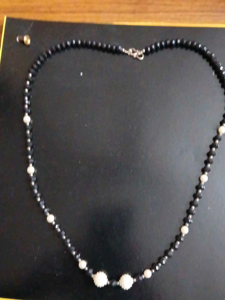 Elegant Black &amp; White Beaded Necklace