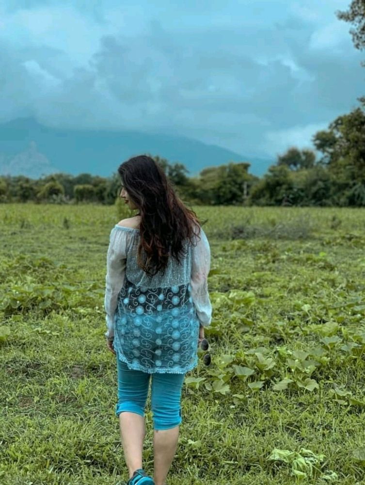 Net Sky Blue Top And Capri