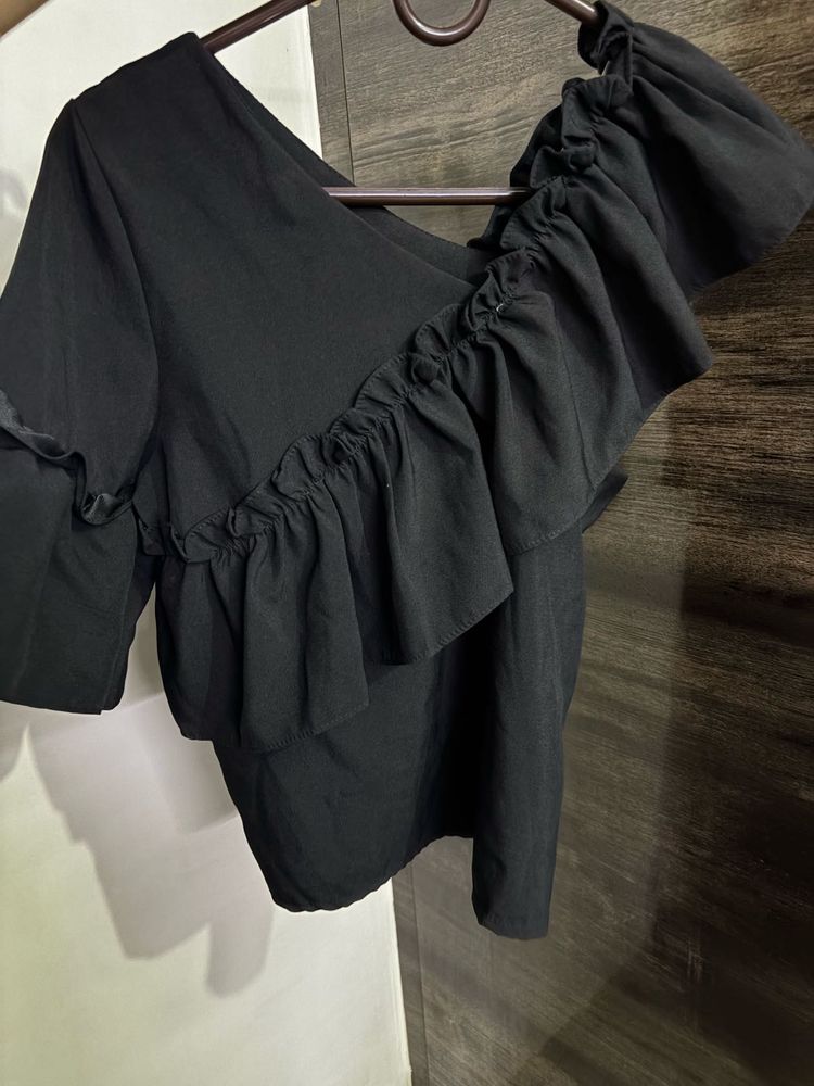 Stylish Black Ruffle Top