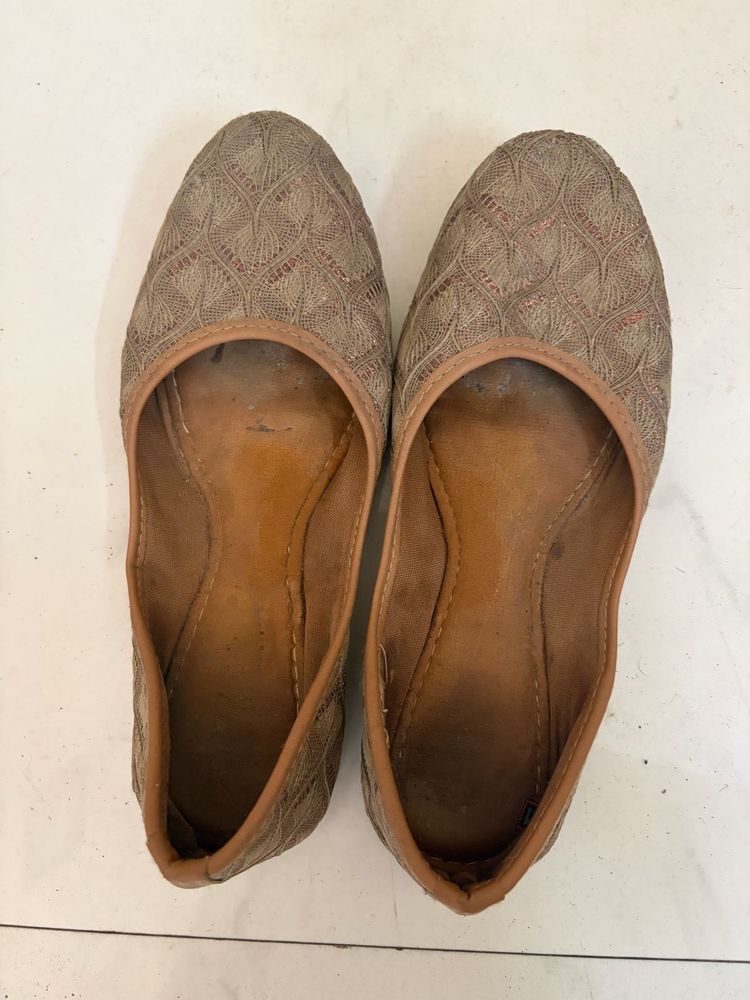 Elegant Juttis