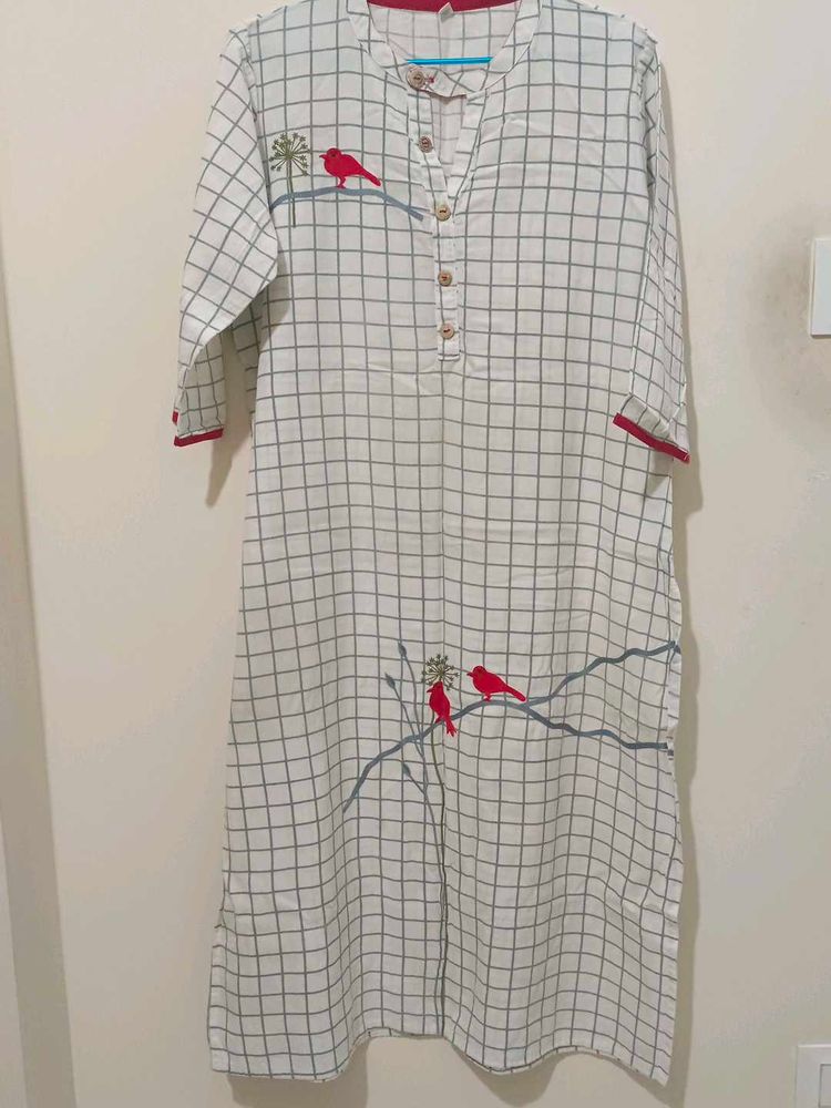 Chic Checkered Kurti with Bird Embroidery