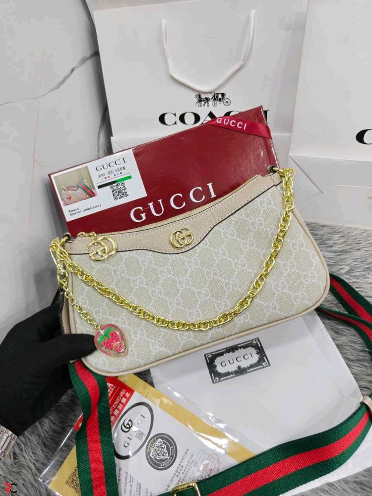 Gucci Handbag with Strawberry Charm WD BOX