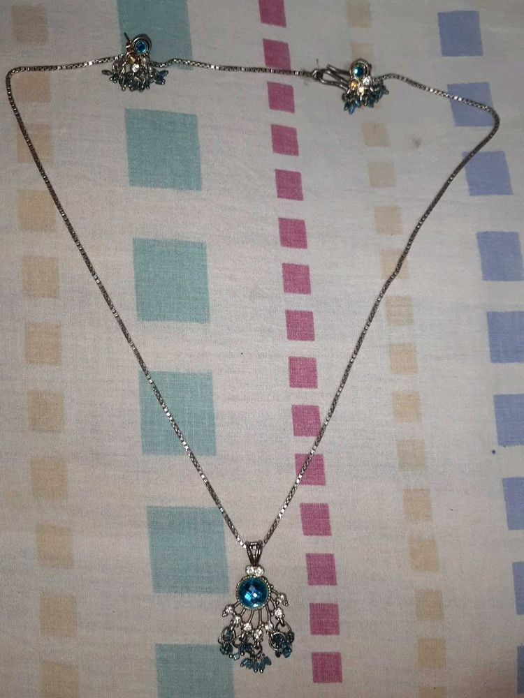 Elegant Blue Pendant Necklace with Earrings