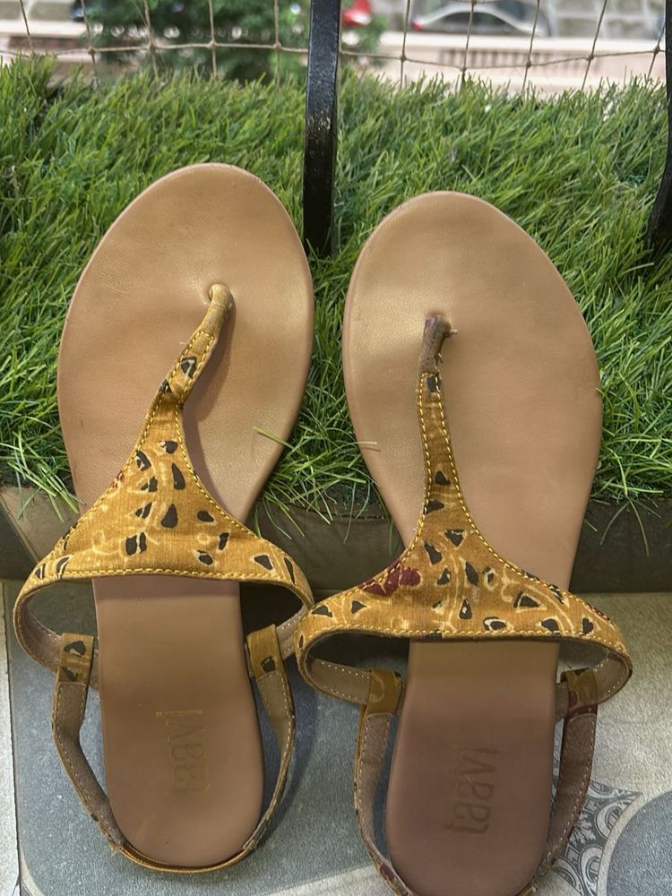 Taavi Flats &amp; Sandals