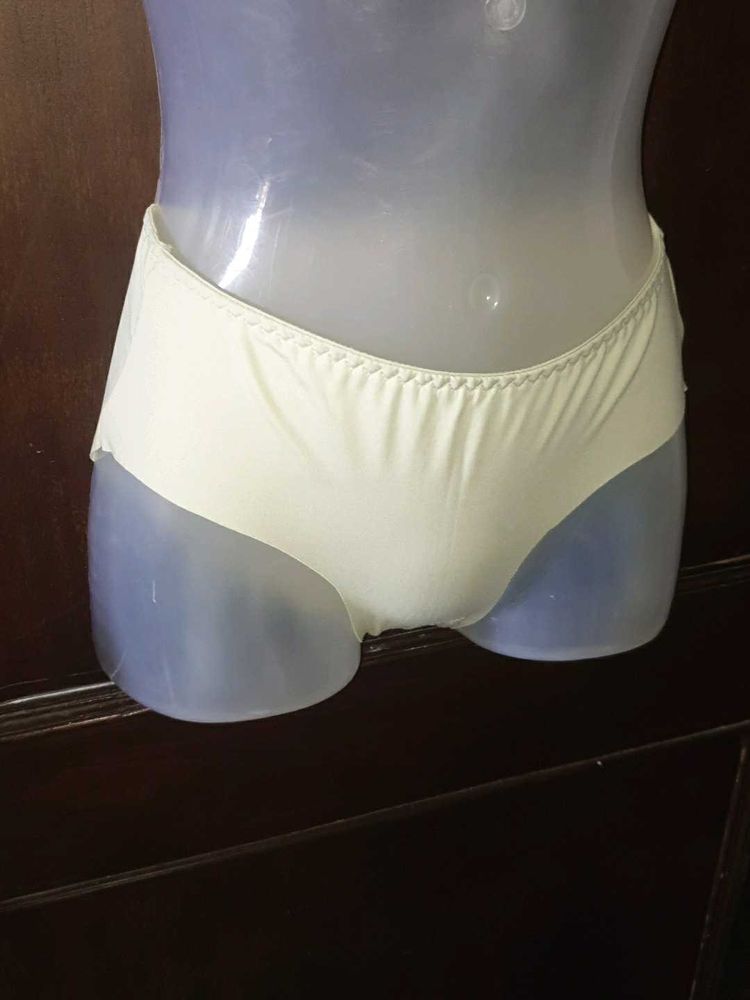 Classic Cream High-Waisted Panties 32 size