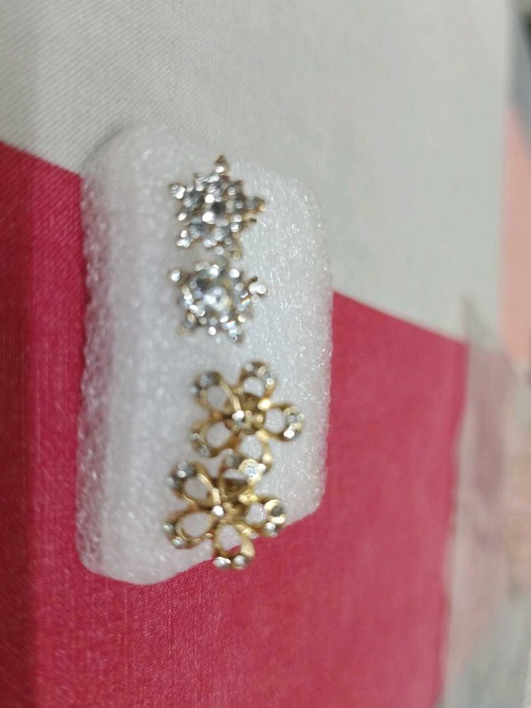 Set Of 2 Studded Earrings