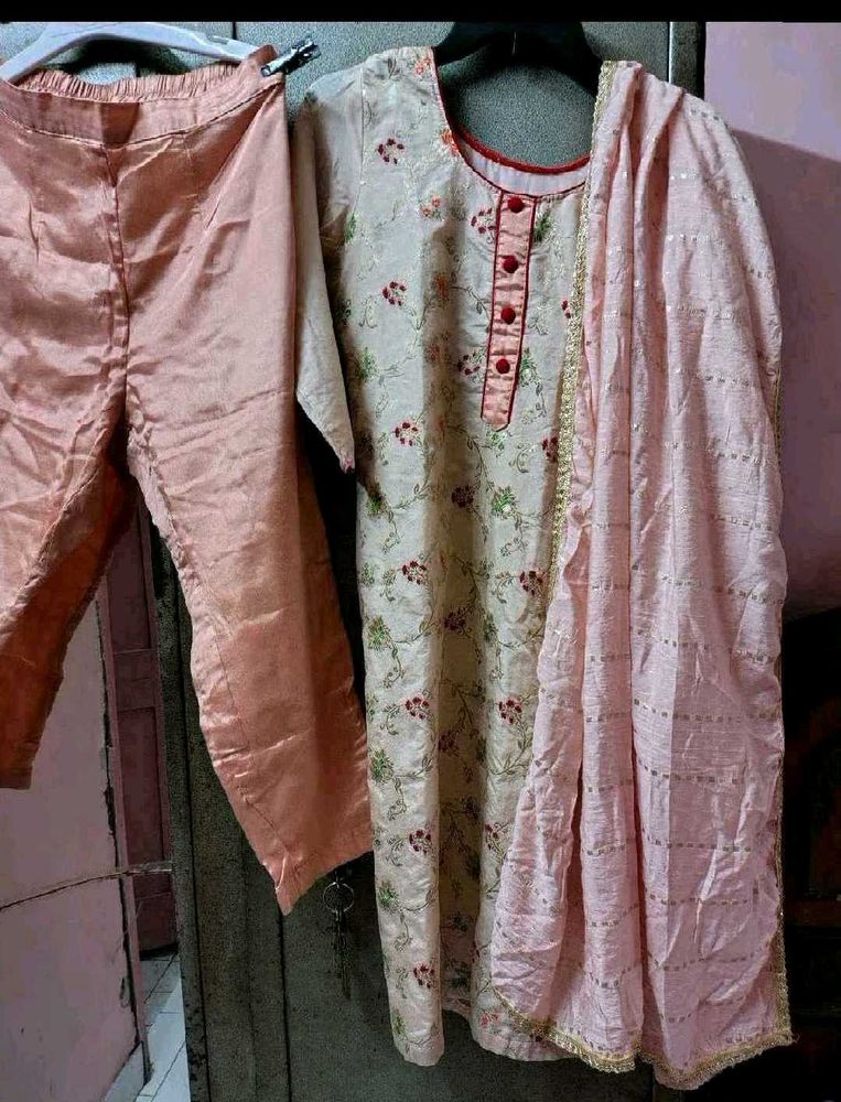 Elegant Floral Kurta Set with Dupatta