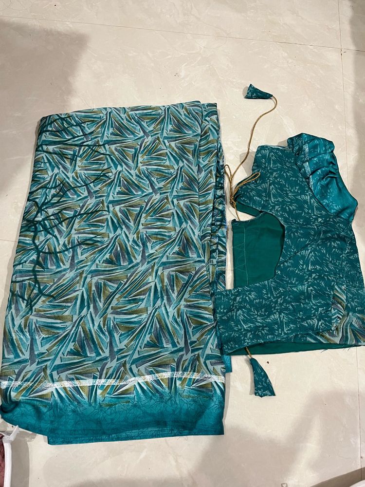 Beautiful Teal Abstract Print Saree