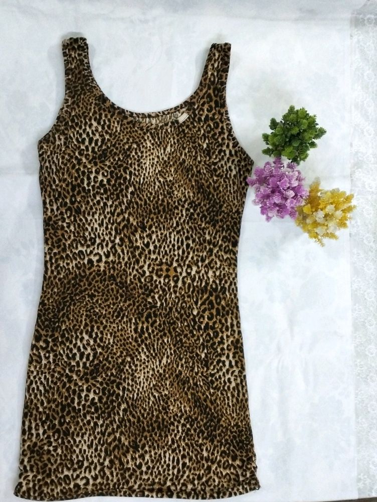 Sleevesless Tank Top