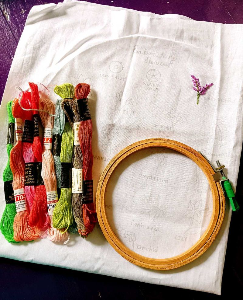 Embroidery Kit with Threads &amp; Hoop