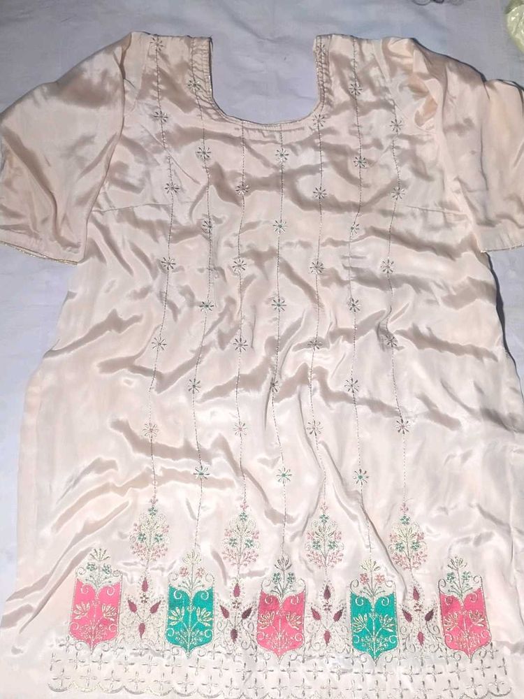 Beautiful Embellished Kurta