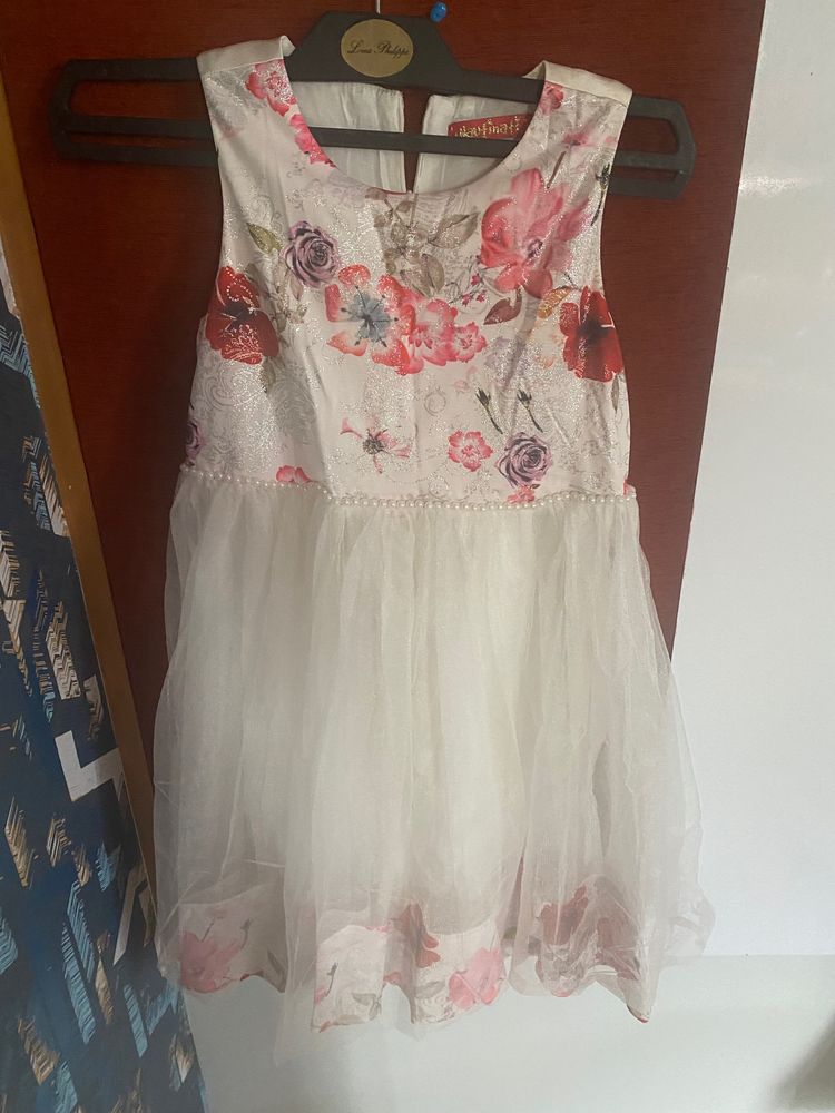 Sale 0n Frocks , Unused White Frock
