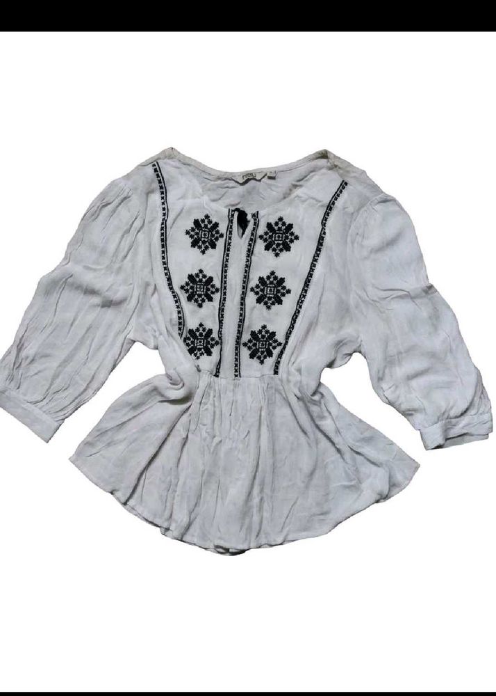 CLEARANCE SALE!💗White Embroidered Kurta