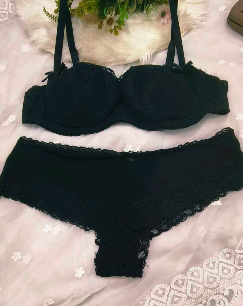 Black Lace Bra and Panty Set