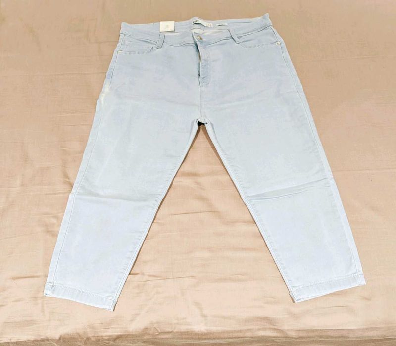 Capri Jeans