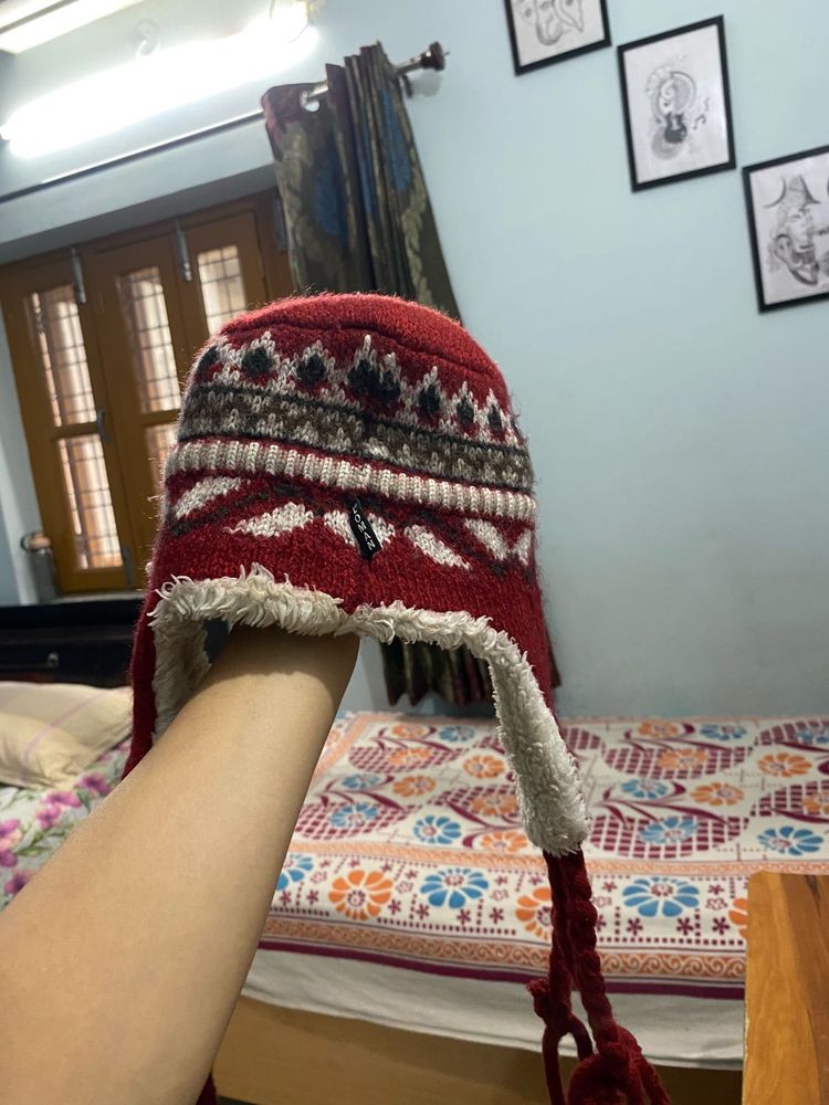 Cozy Red &amp; White Patterned Winter Hat