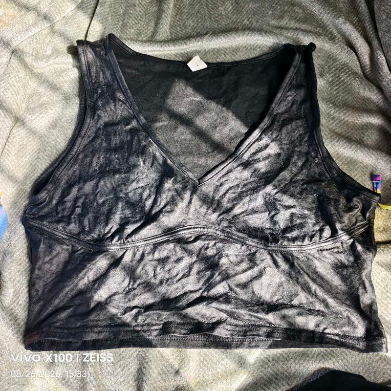 I. Black V-Neck Crop Tank Top