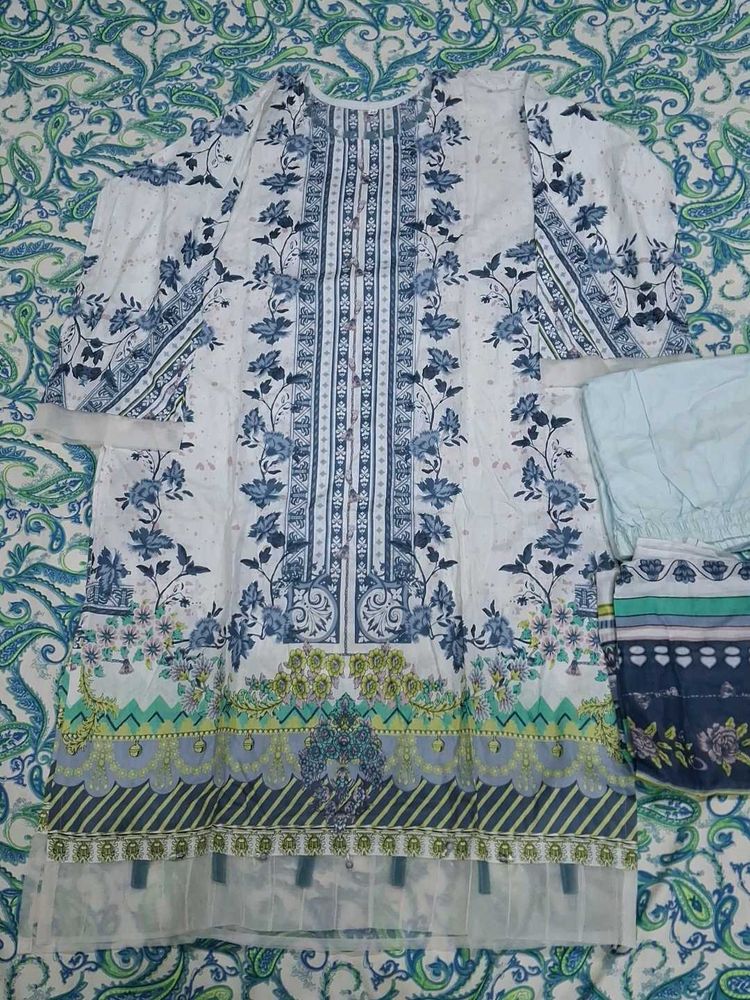 Beautiful Floral Print Kurta with Pants