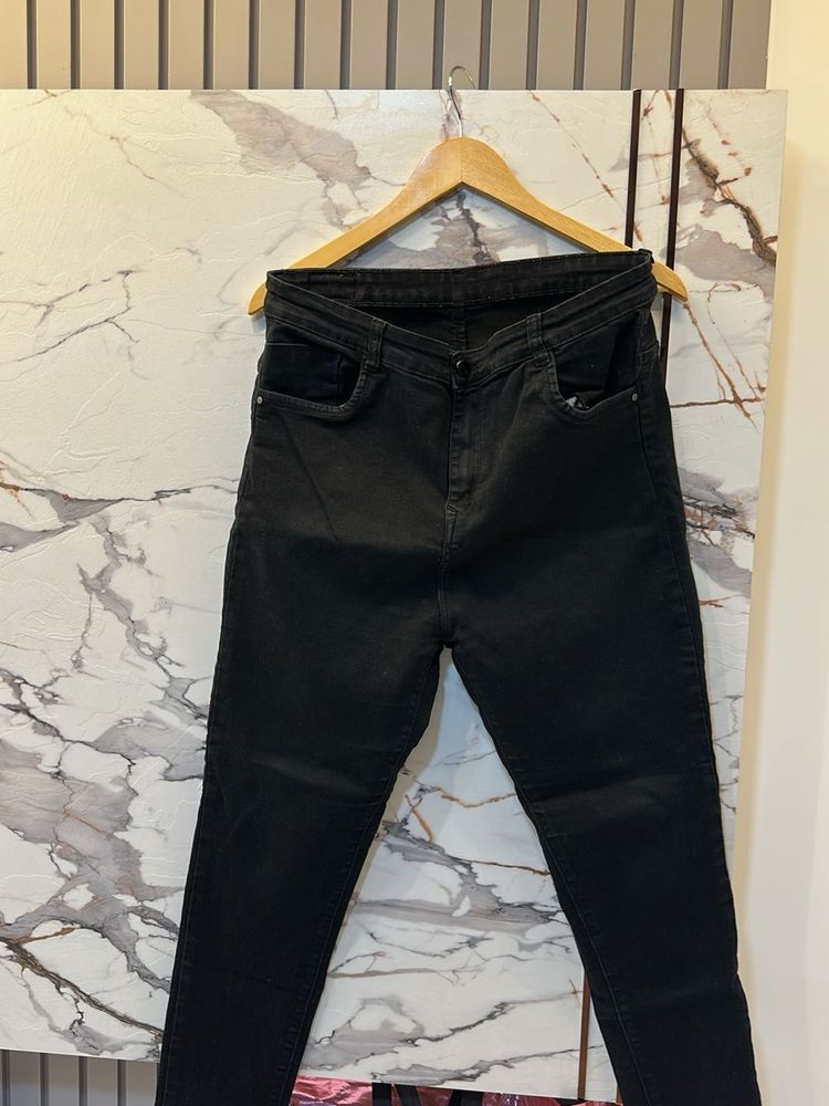 Chic Black Denim Jeans, Waist-38 Strechable