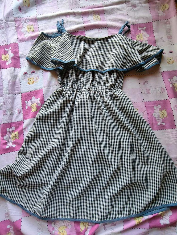 Chic Gingham Cold Shoulder Dress