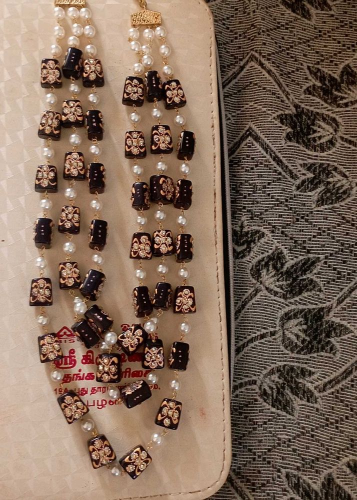 Elegant Beaded Necklace