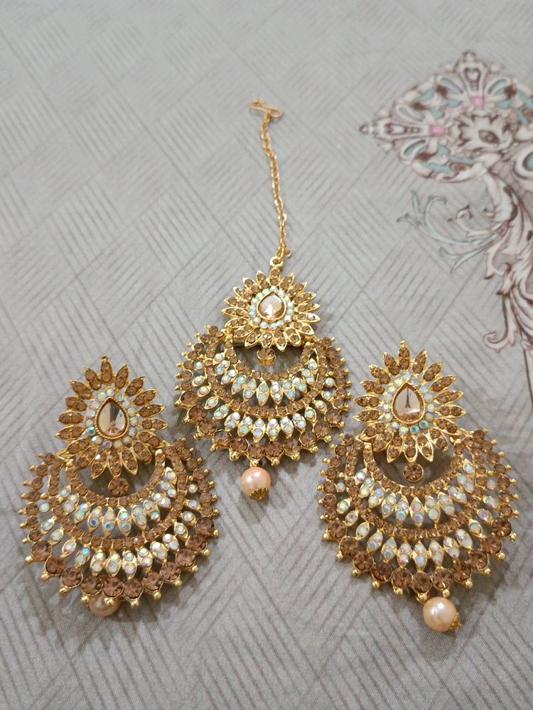 Earring With Mangtika
