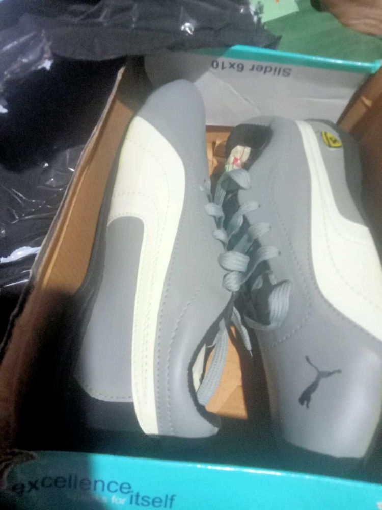 UK-8 Mid Ankle PUMA Sneakers For Men Size: