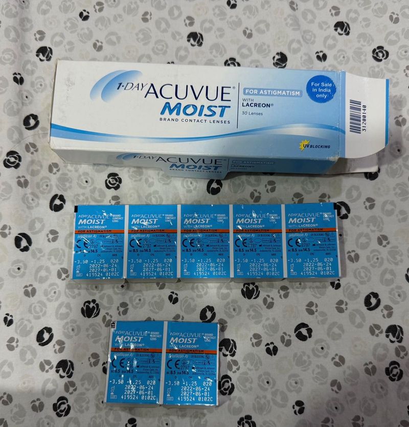 1-Day Acuve Moist Contact Lens
