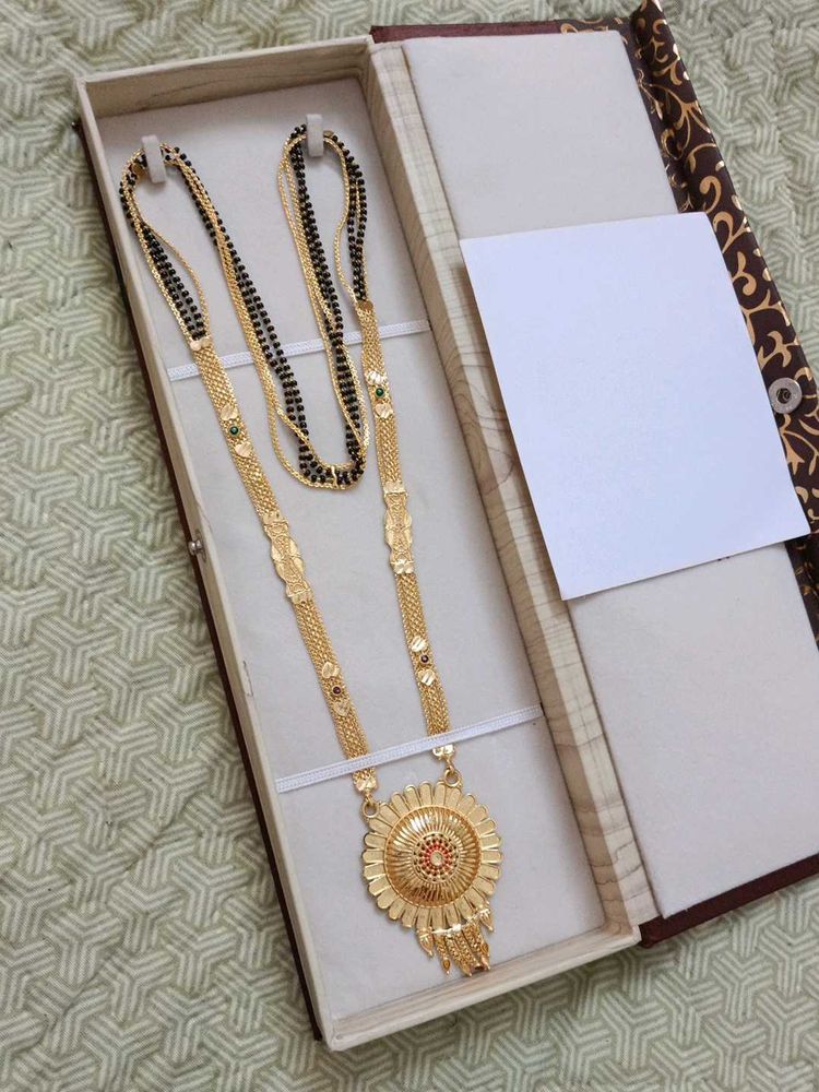 Exquisite Gold Mangalsutra with Pendant