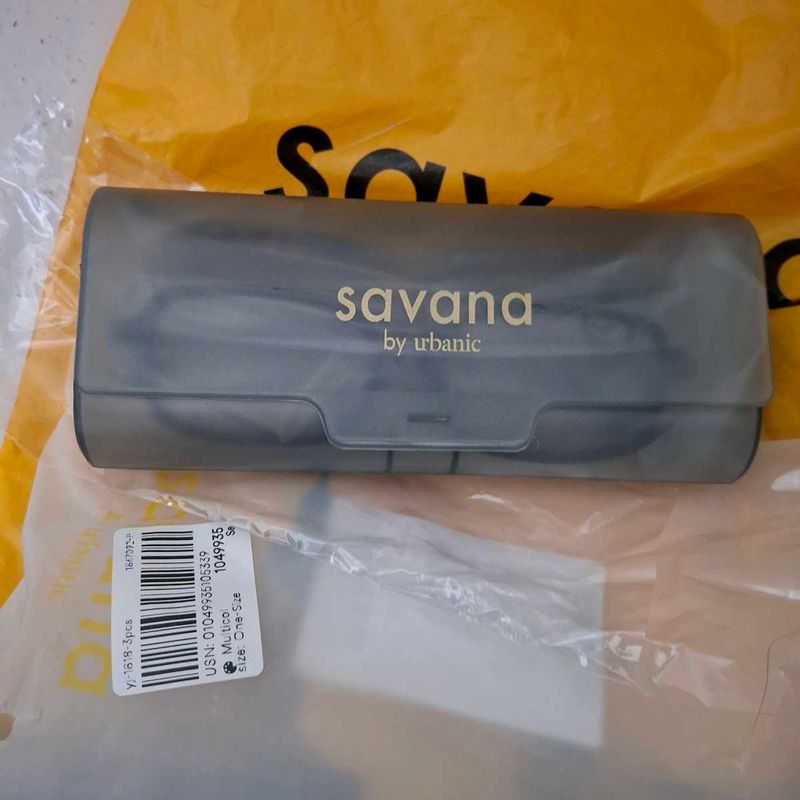 Savana by Urbanic Sunglasses with case