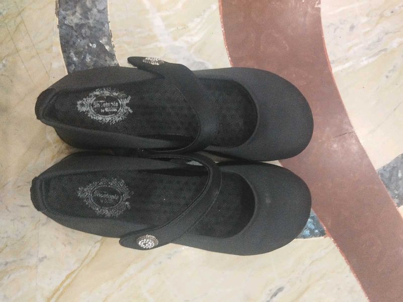 Elegant Black Ballerina Flats