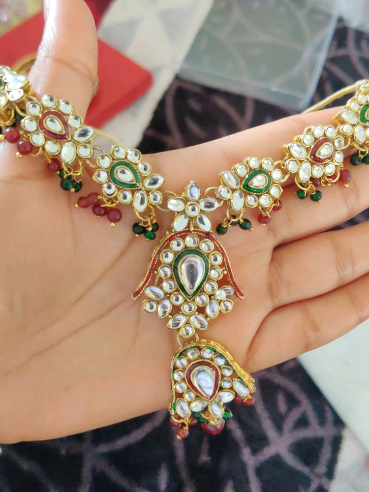 !!!PRICE DROP!!! Kundan Set With Maang Tikka And Earrings