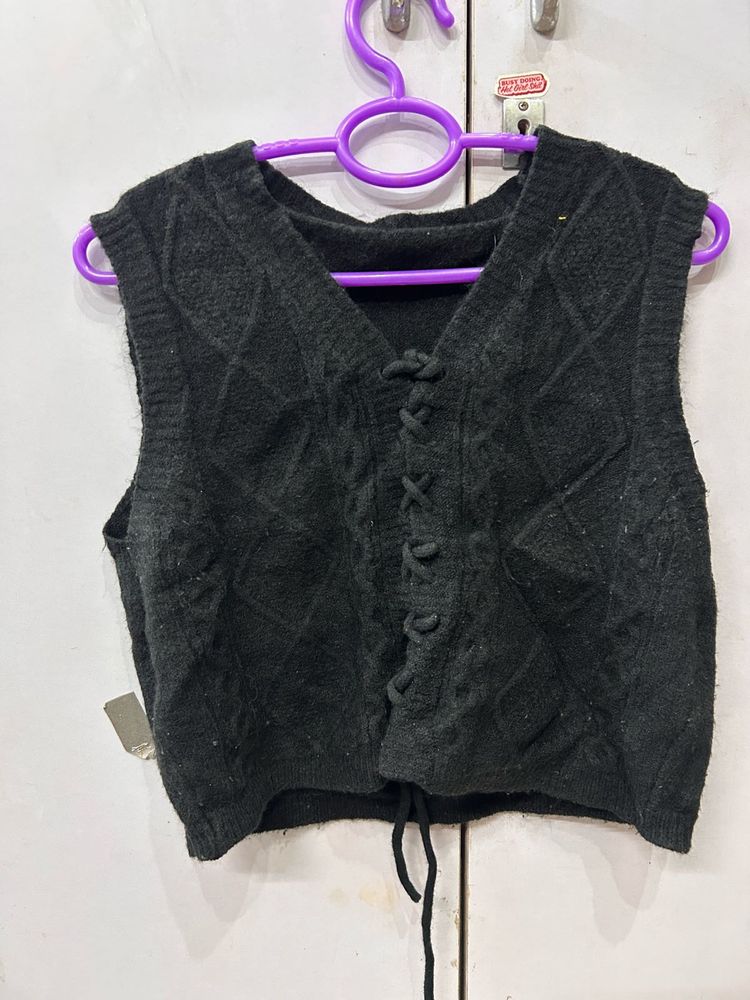 Chic Black Knit Vest