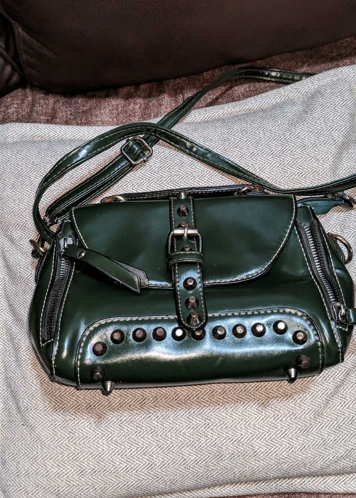 OLIVE GREEN SLINGBAG