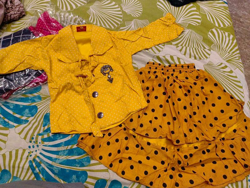 New Cute Yellow Polka Dot Skirt Set